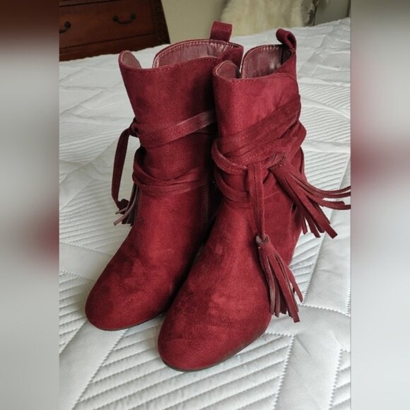 REFRESH Women's Faux Suede Almond Toe Tasseled Chunky Heeled Bootie Wine SZ 6 - Picture 2 of 11
